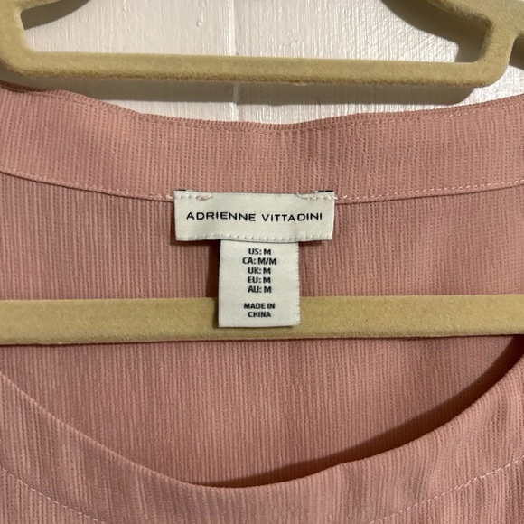 ADRIENNE VITTADINI Blouse Womens Medium Muted Pink Short Sleeve Textured Casual - Picture 2 of 5